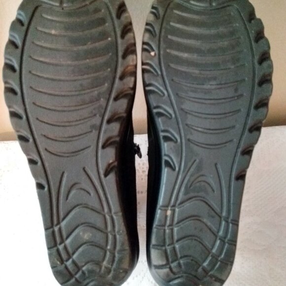 Skechers boots, size 8, black suede - Picture 3 of 11